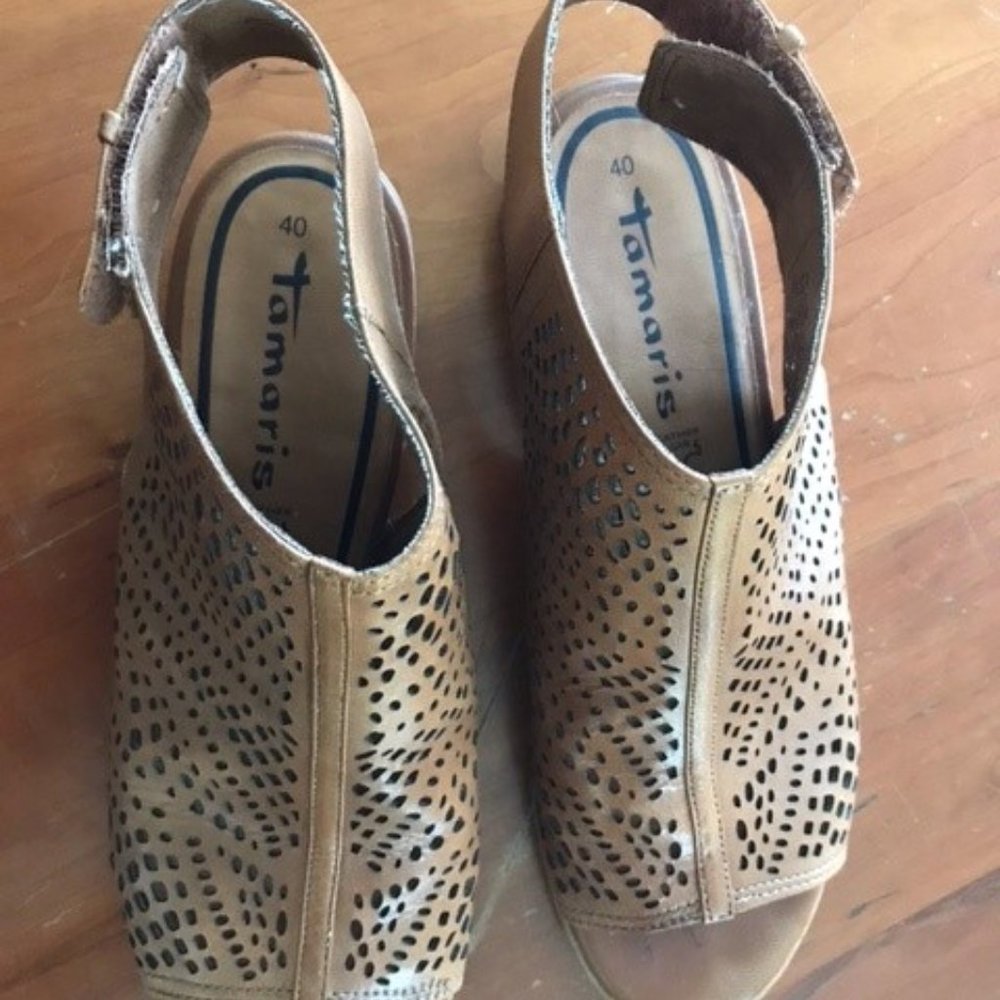 Tamaris Women’s Tan Perforated Slingback Sandals